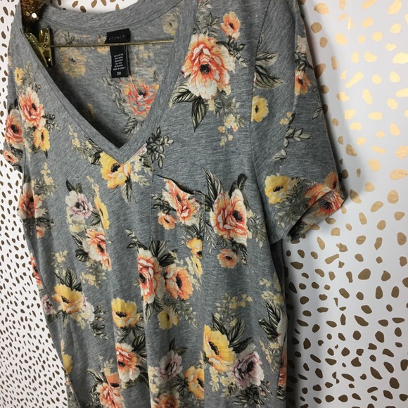 Torrid Floral V-neck Tee - Picture 4 of 7